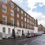 Chic London Apartment In Prime Location