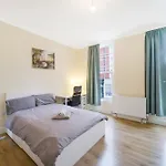 Chic London Apartment In Prime Location
