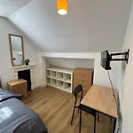 Cozy Room 7