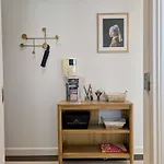 Chic Flat With Balcony Close To Stamford Bridge