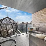 Spacious Modern 2Br Apartment In The Heart Of London