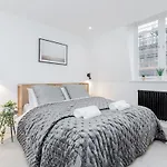 Stunning 2 Bedroom Apartment In Liverpool Street