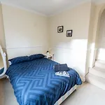 Dancer Road - Cosy 2 Bed Flat