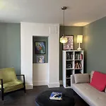 Modern Banker\'S Flat In Fulham