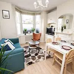 Bishop\'S Road - Welcoming Flat With Outside Space