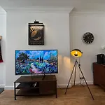 Spacious Heritage Flat