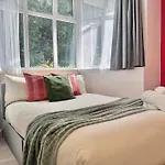 En-Suites With Free Parking 30Min To Central London