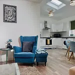 Cosy 1-Bed Flat 30Min To Central London & Parking