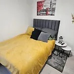 Spacious Studio With Separate The Kitchen 4A