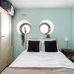 Soho Sunshine Retreat