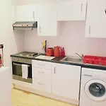 Comfortable One Bedroom Flat In Central London