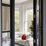 Luxury One Bed Apt-Air Con