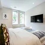 The Bohemian Rhapsody, Hampstead - By Out Of Office Lifestyle