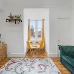 Modern 2-Bedroom Apartment On Oxford Street 8Gc