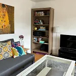 Bright 1 Bedroom Central London