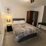 Bright & Spacious 2-Bed, 2-Bath In The Heart Of Central London - Whole Apartment