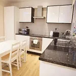 Evergreen Apartments, Flat 3, London