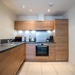 Londwell, City & Limehouse Balcony Suite - City Views