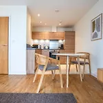 Londwell, City & Limehouse Balcony Suite - City Views