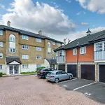 Beautiful 2-Bed Apartment Near Wimbledon Tennis