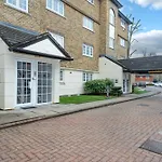 Beautiful 2-Bed Apartment Near Wimbledon Tennis