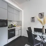 Lovely 2Br Flat In Kensington, 2 Minutes Tube