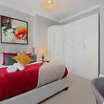 Luxury Victorian 2 Bed 2 Bath Flat E14