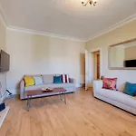Spacious Ealing Broadway Apartment