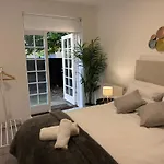Guest Home In Vauxhall