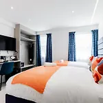 Upper Berkeley Hotel