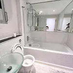 Entire Flat With 2X Bedrooms, 2X Bathrooms And A Big Living Room In The Olympic Park And Westfield At Stratford