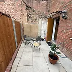 Bright And Spacious Entire One Bedroom Apartment With Living Room And Private Garden