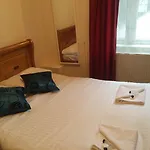 Kensington And Chelsea Apartment