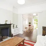 Veeve - House Bassein Park Road - Shepherd\'S Bush