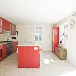 Veeve - House Bassein Park Road - Shepherd\'S Bush