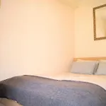 10 Warren Mews