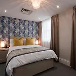 W12 Rooms