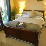 Lynbrook Grove Guesthouse
