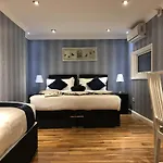 Whiteleaf Hotel