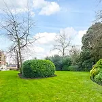 Two Bedroom Apartment In Gated Community - Wimbledon
