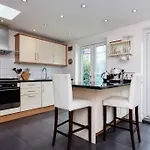 Veeve - Homely Hammersmith