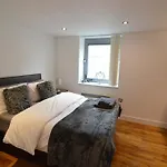 Deluxe City Penthouse & Apartments
