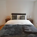 Deluxe City Penthouse & Apartments