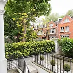 The Hummingbird 1 Bedroom By Kensington Gardens