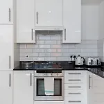 2 Bed Apartment Eagle Court
