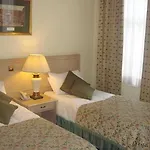 Derby Hotel Kensington