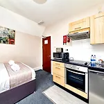 United Lodge Hotel And Apartments