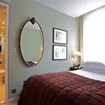 Ten Manchester Street Hotel