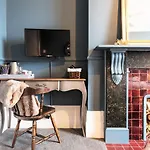 Summerfield Pub & Boutique Rooms