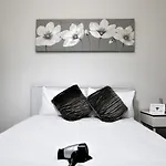 Leyton Rooms